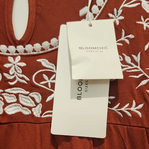 NEW BloomChic Burnt Orange Tunic With Beautiful White Embroidery 1x - Picture 4 of 5